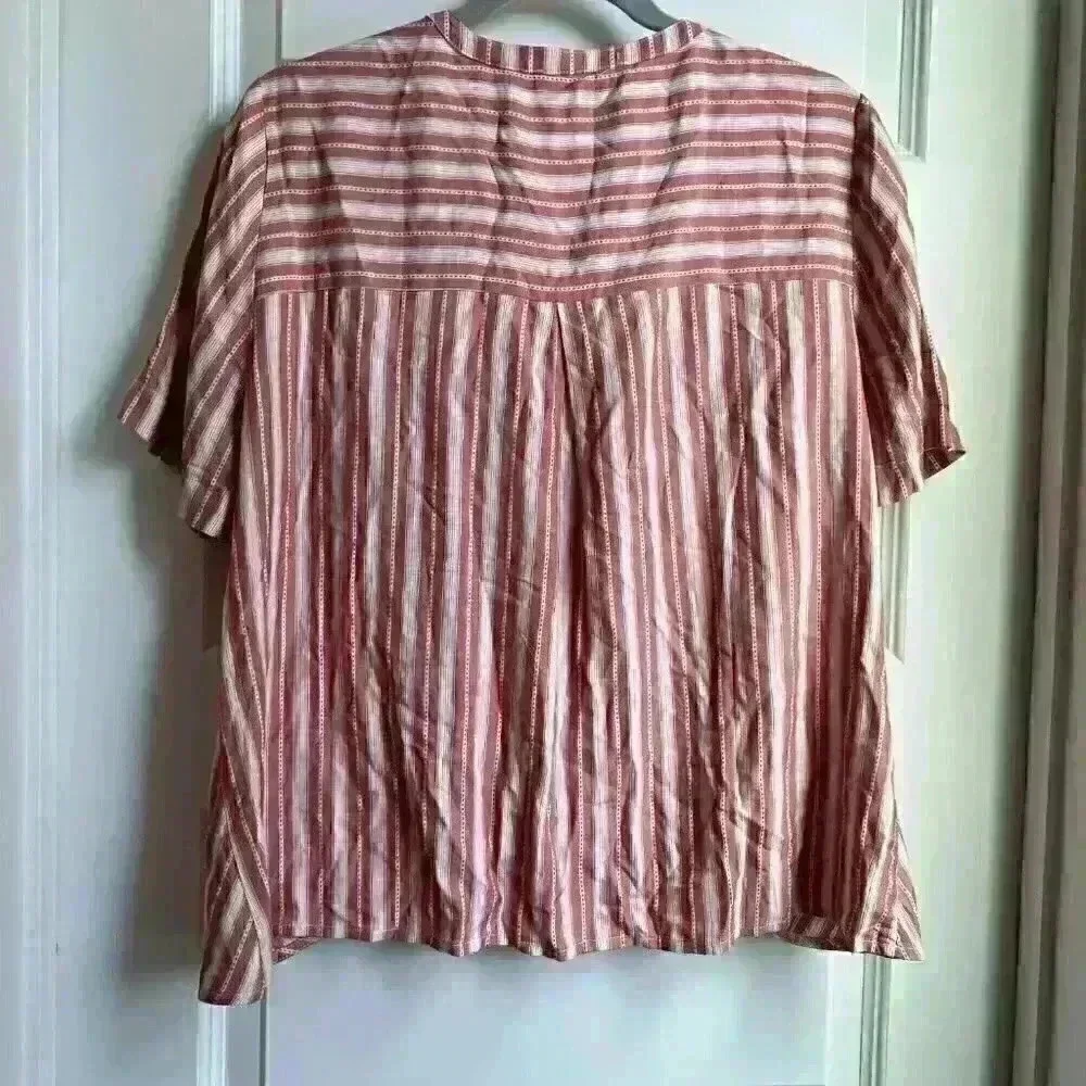 BCBGeneration Short Sleeve V-Neck Blouse NWT NEW Size L Large